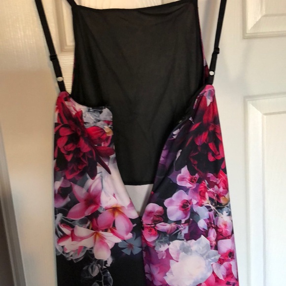 Brand new dress - Picture 5 of 7